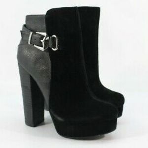 EUC 5.5 Chinese Laundry Elise Booties Black